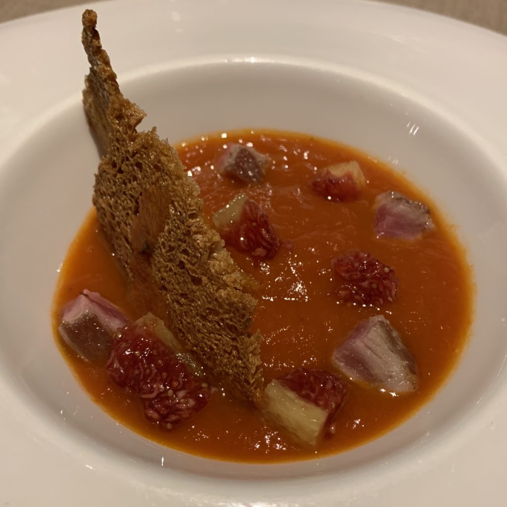 Sopa de Tomate 🍅, Secreto Ibérico 🐖 y Pan 🥖